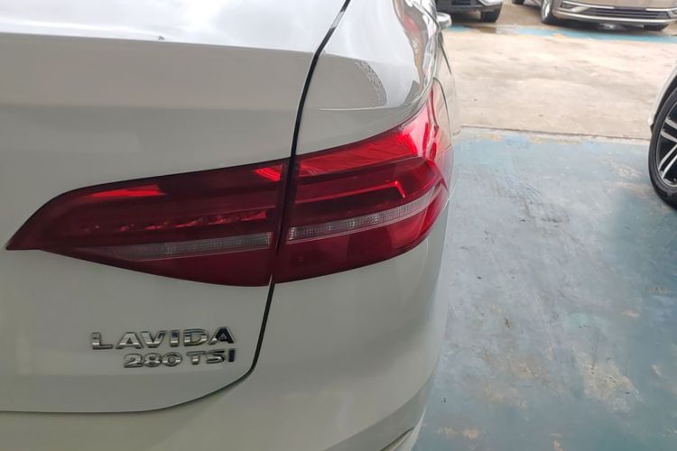 Volkswagen Lavida 2019 car image #8