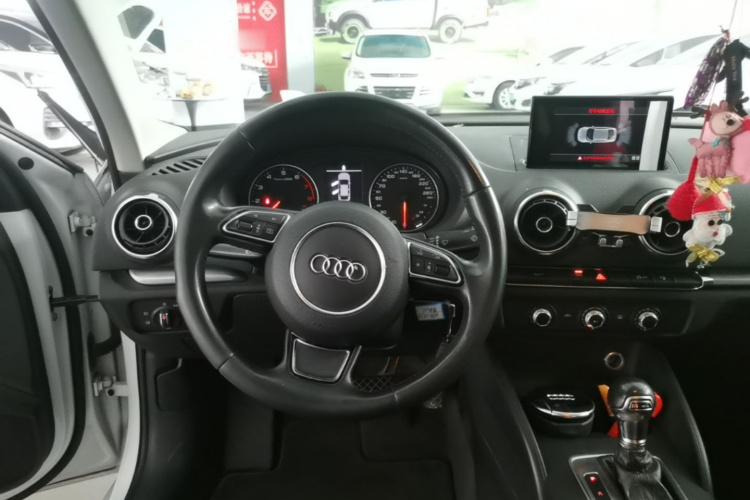 Audi A3 2016 car image #11