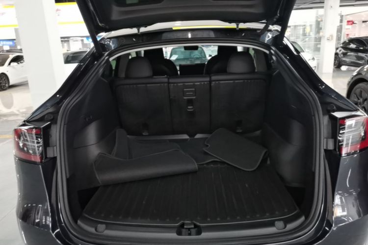 Tesla Model Y 2024 #19 Tesla Model Y 2024 immagine di auto #19