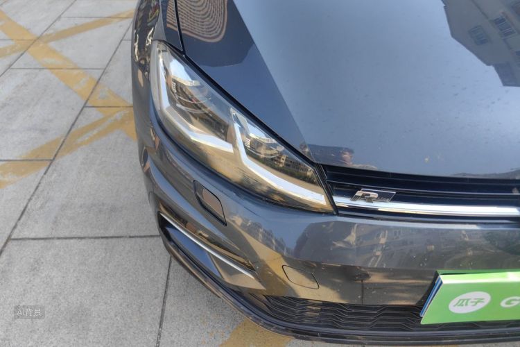 Volkswagen Golf 2018 car image #8