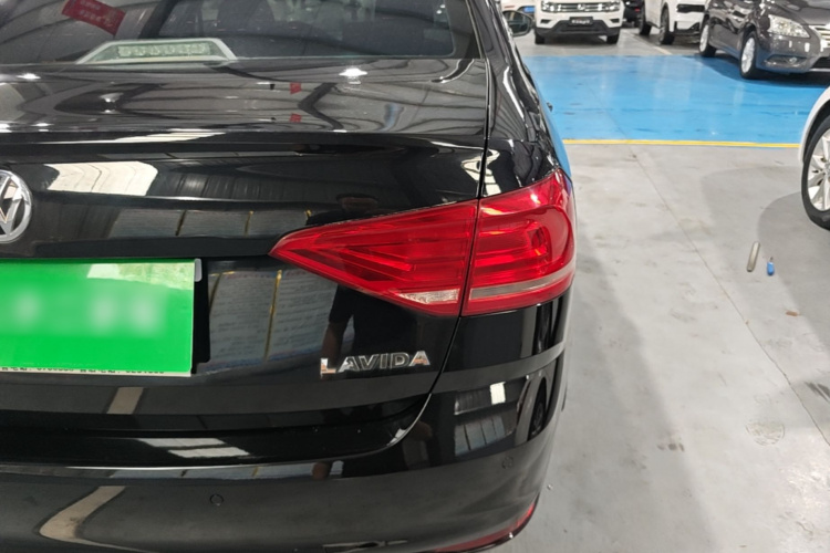 Volkswagen Lavida 2017 car image #8