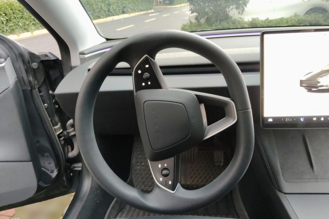 Tesla Model 3 2024 car image #24