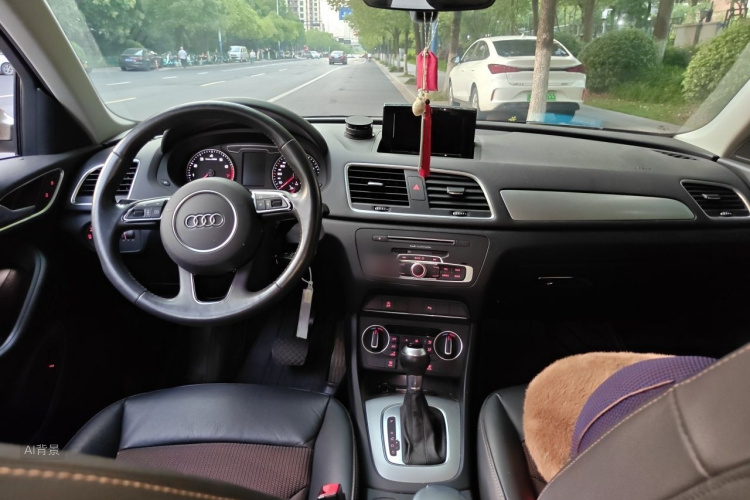 Audi Q3 2019 #11 Audi Q3 2019 car image #11