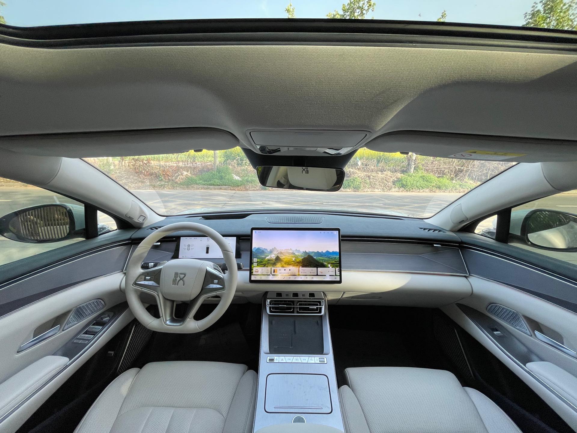 BYD HanL 2025 صورة سيارة #16