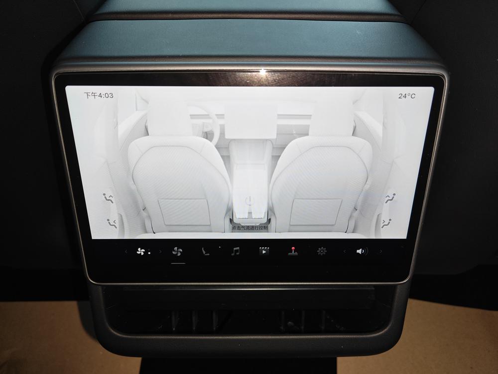 Tesla Model 3 2024 car image #9