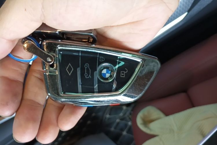 BMW 3 Series 2024 car image #9