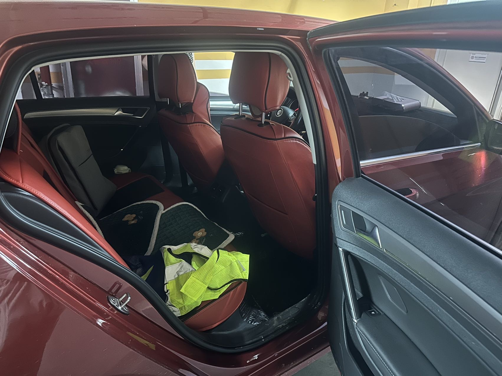 Volkswagen Golf 2018 car image #6