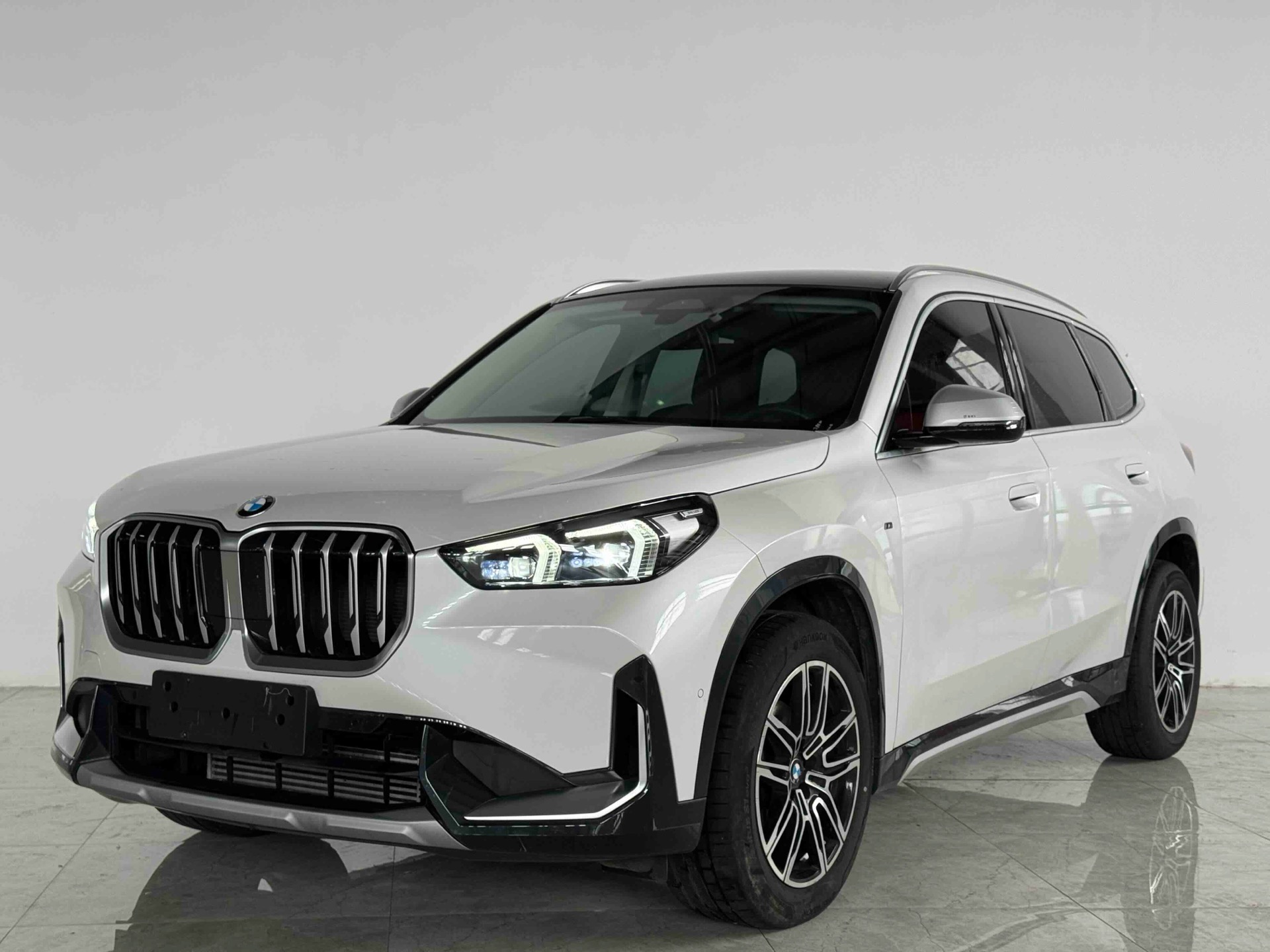 BMW X1 2023 BMW X1 2023 car image