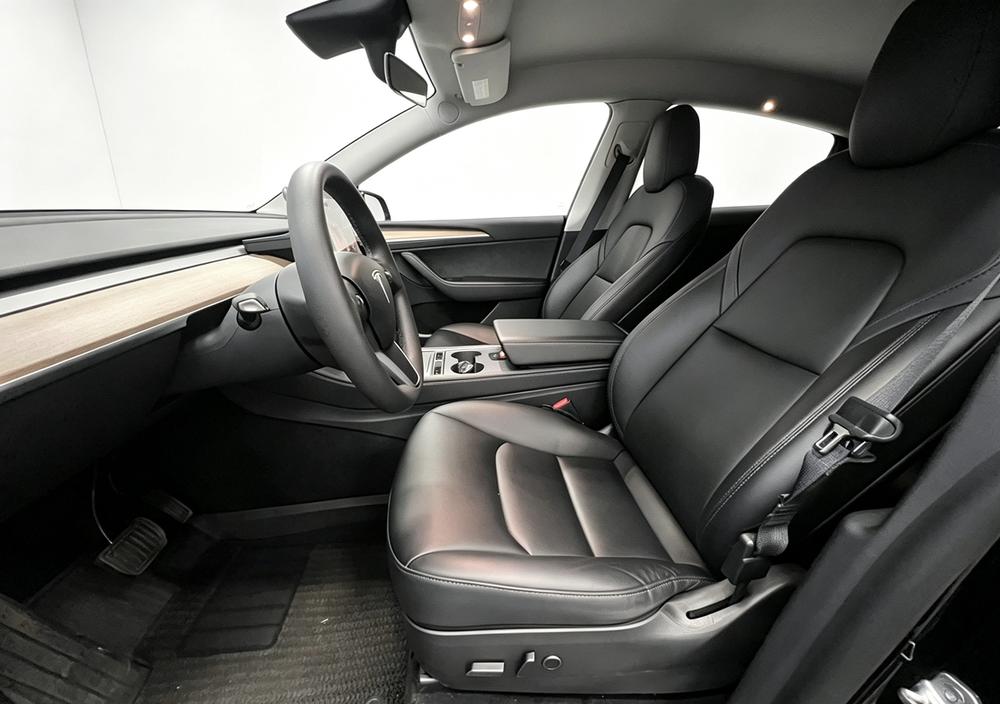 Tesla Model Y 2021 #14 Tesla Model Y 2021 car image #14