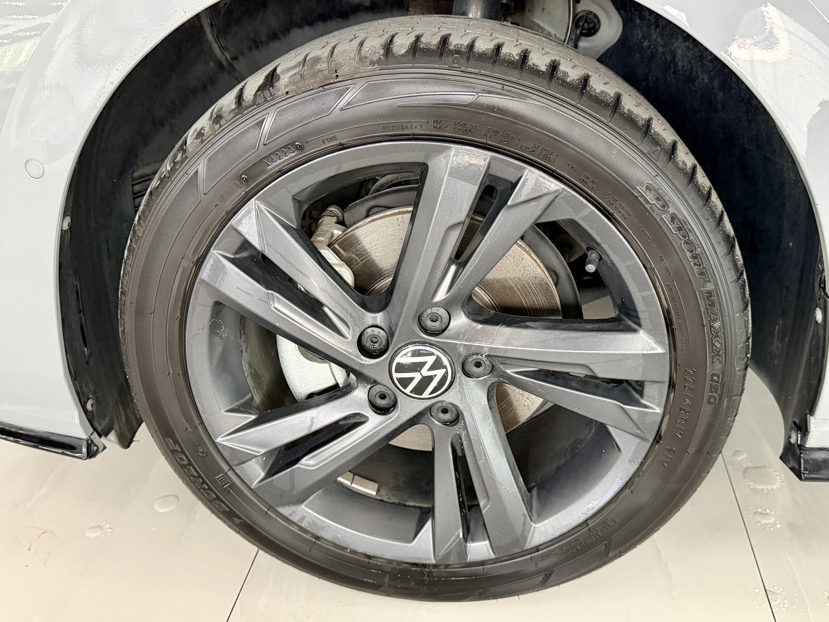 Volkswagen Golf 2023 car image #12