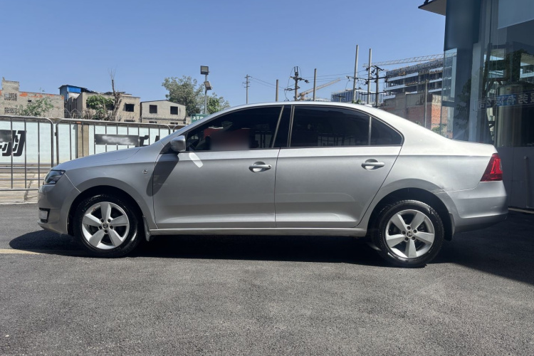 Skoda Rapid 2017 image de voiture #8