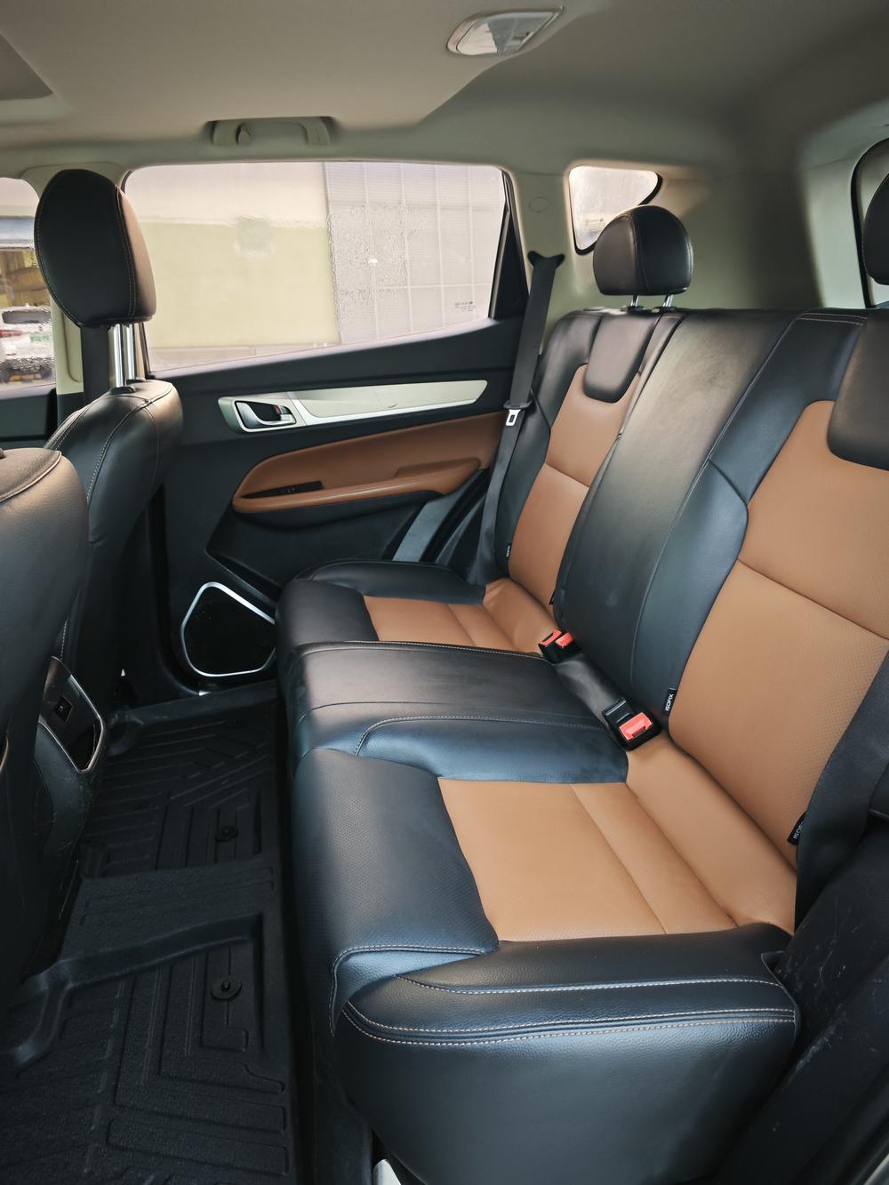 GEELY Vision X6 2018 immagine di auto #10