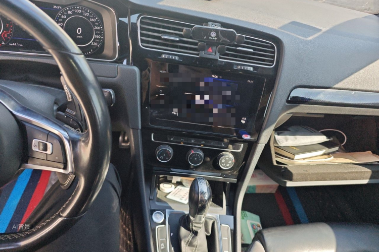Volkswagen Golf 2020 car image #15