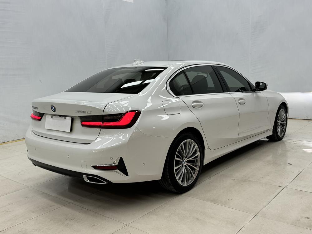 BMW 3 Series 2019 car image #4