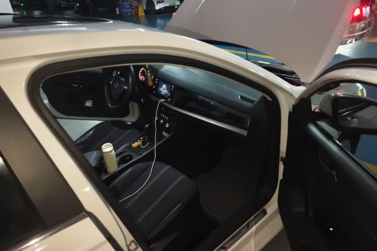 Volkswagen Lavida 2019 car image #24
