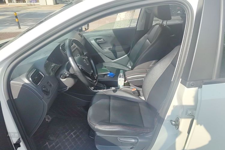 Volkswagen Polo 2016 #17 Volkswagen Polo 2016 car image #17
