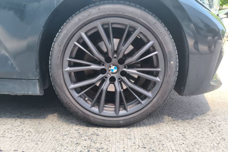 BMW 3 Series 2021 car image #6