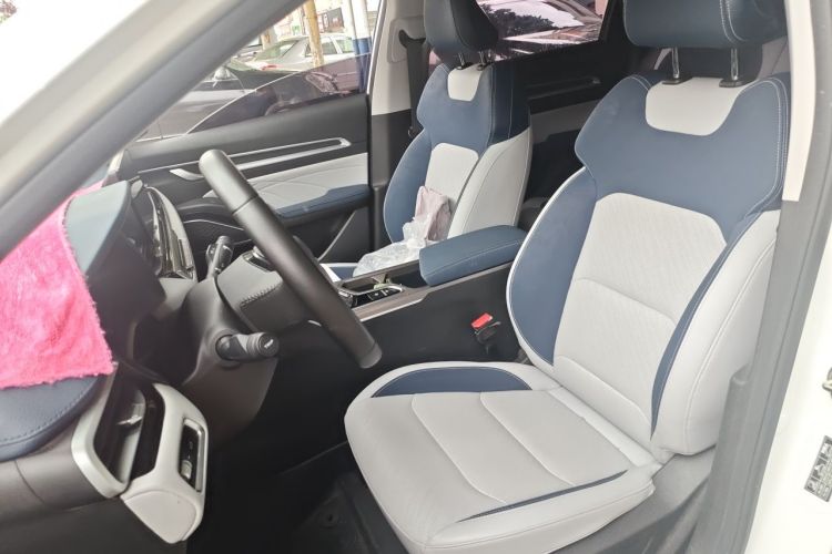 GEELY Emgrand 2023 car image #19