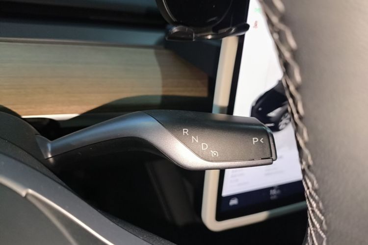 Tesla Model Y 2023 #14 Tesla Model Y 2023 car image #14