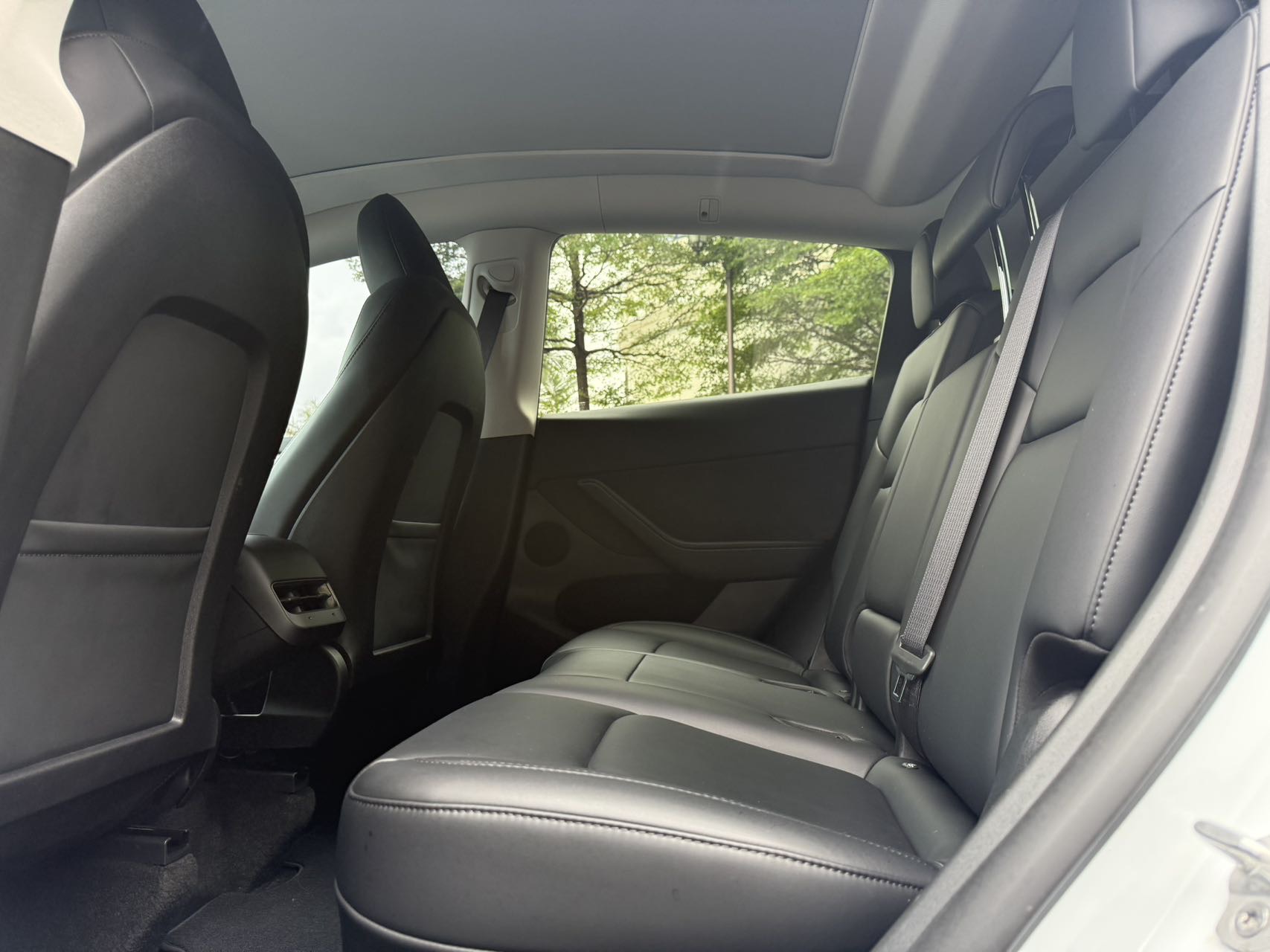 Tesla Model Y 2024 car image #8