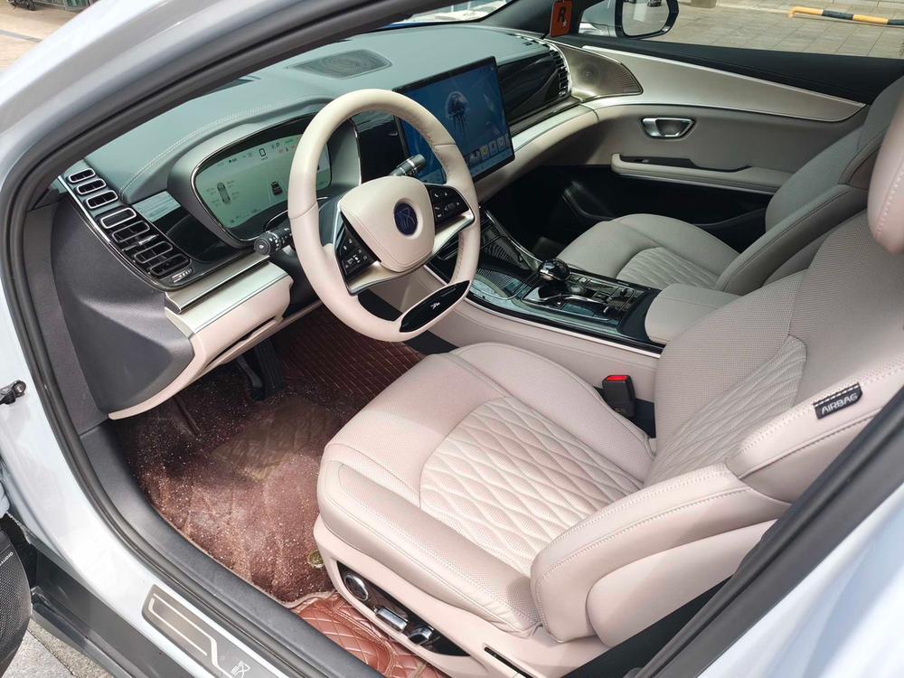 BYD Han 2025 immagine di auto #19