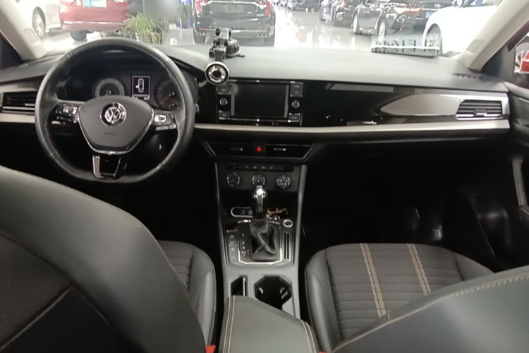Volkswagen Lavida 2019 #10 Volkswagen Lavida 2019 car image #10