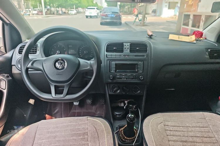 Volkswagen Polo 2015 #11 Volkswagen Polo 2015 car image #11
