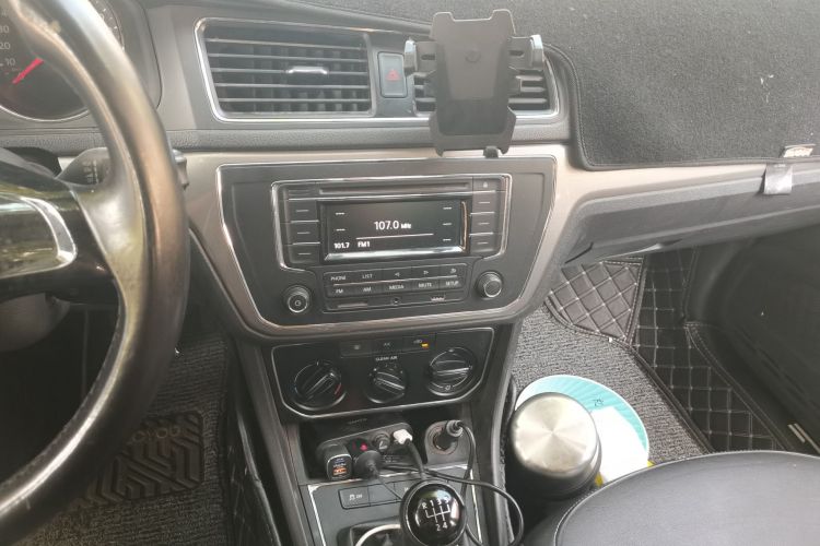 Volkswagen Lavida 2016 car image #13