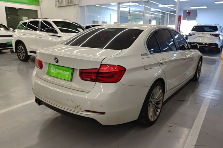 BMW 3 Series 2018 #5 BMW 3 Series 2018 car image #5