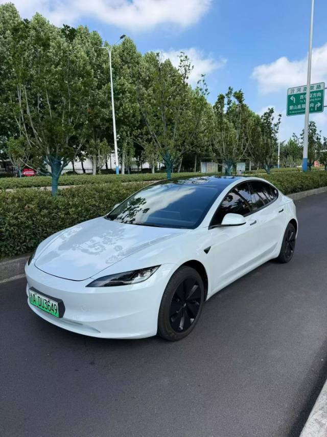 Tesla Model 3 2025 imagen de coche 