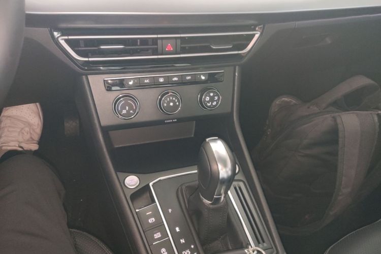 Volkswagen Lavida 2022 car image #14