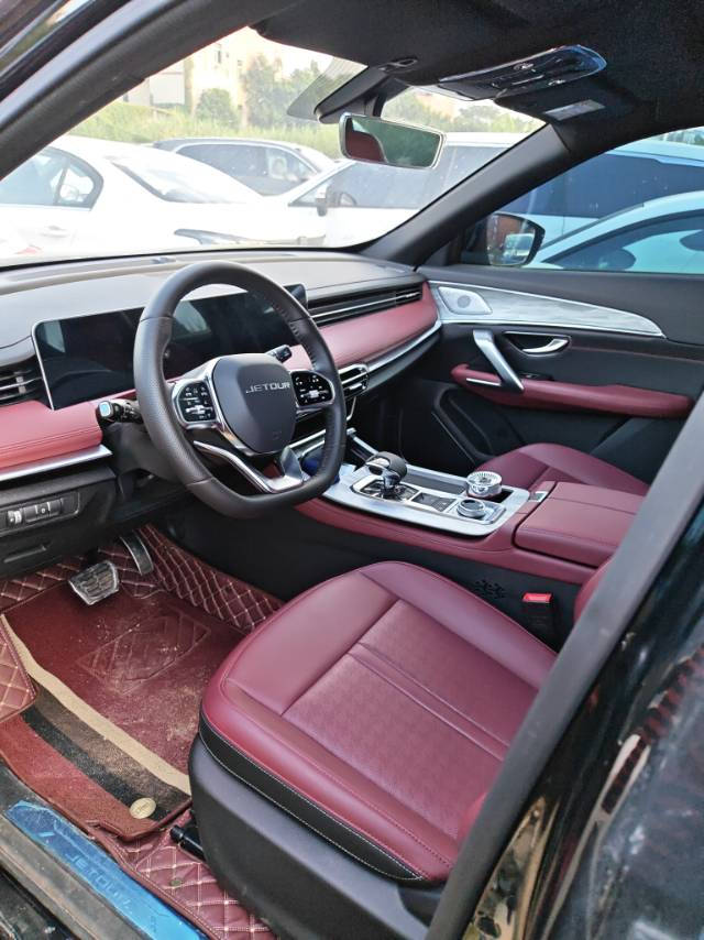Jetour X70 PLUS 2025 #8 Jetour X70 PLUS 2025 car image #8
