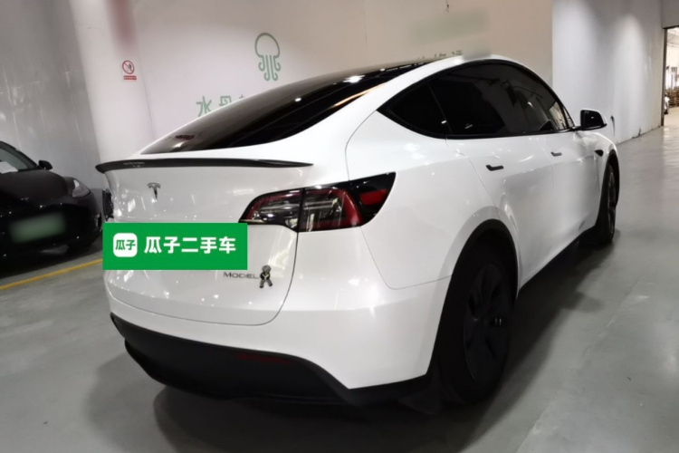 Tesla Model Y 2024 #7 Tesla Model Y 2024 immagine di auto #7