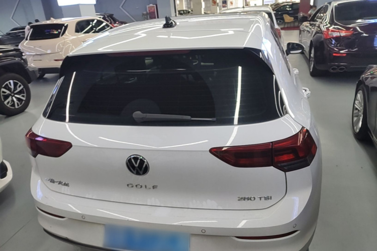 Volkswagen Golf 2021 car image #6