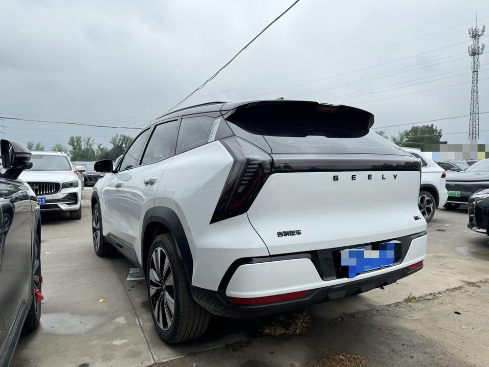GEELY Boyue L 2025 car image #4