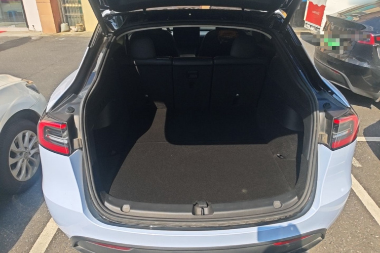 Tesla Model Y 2022 #19 Tesla Model Y 2022 car image #19
