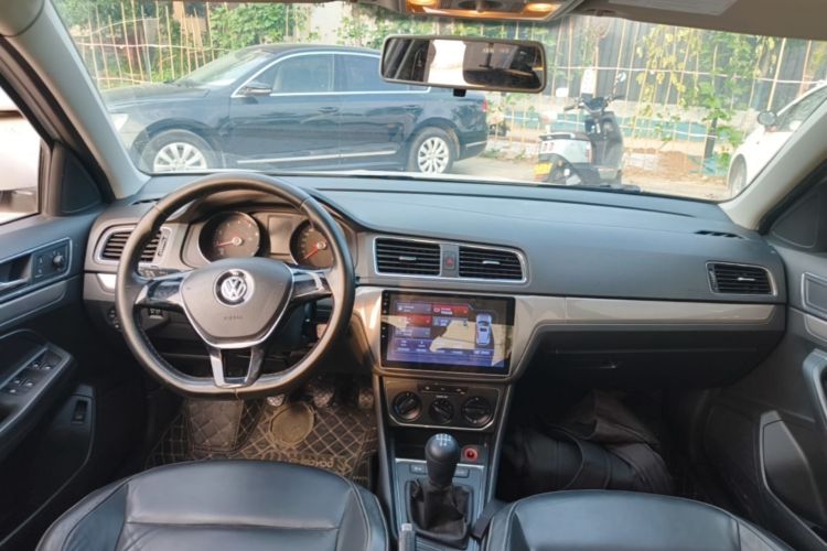 Volkswagen Lavida 2017 car image #11