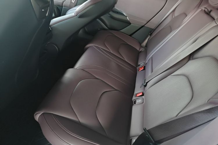 MI SU7 2024 car image #17