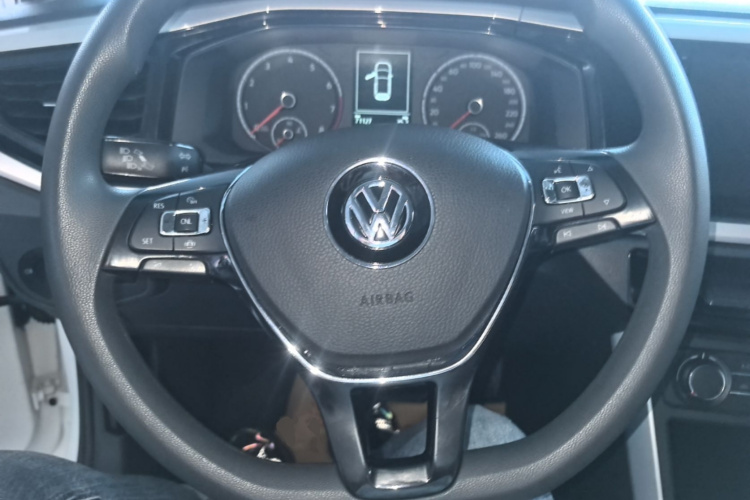 Volkswagen Polo 2019 car image #11