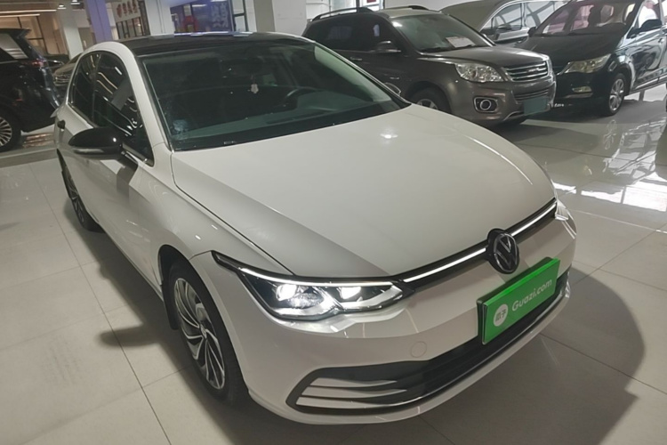 Volkswagen Golf 2023 car image #4