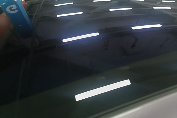 MI SU7 2024 immagine di auto #25