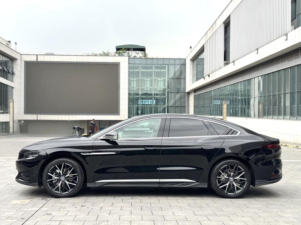 BYD Han 2024 car image #7