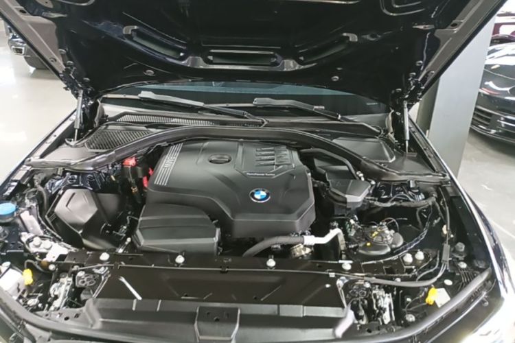 BMW 3 Series 2024 car image #20