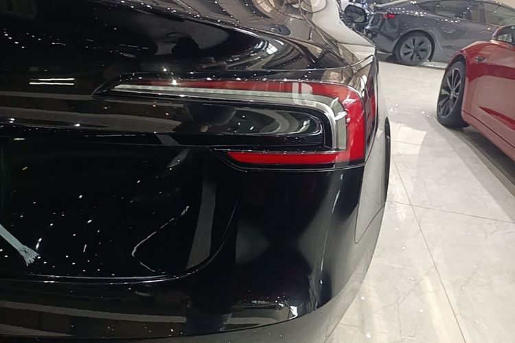 Tesla Model 3 2026 immagine di auto #8