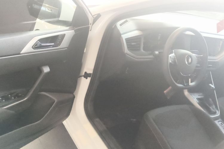Volkswagen Polo 2023 car image #16