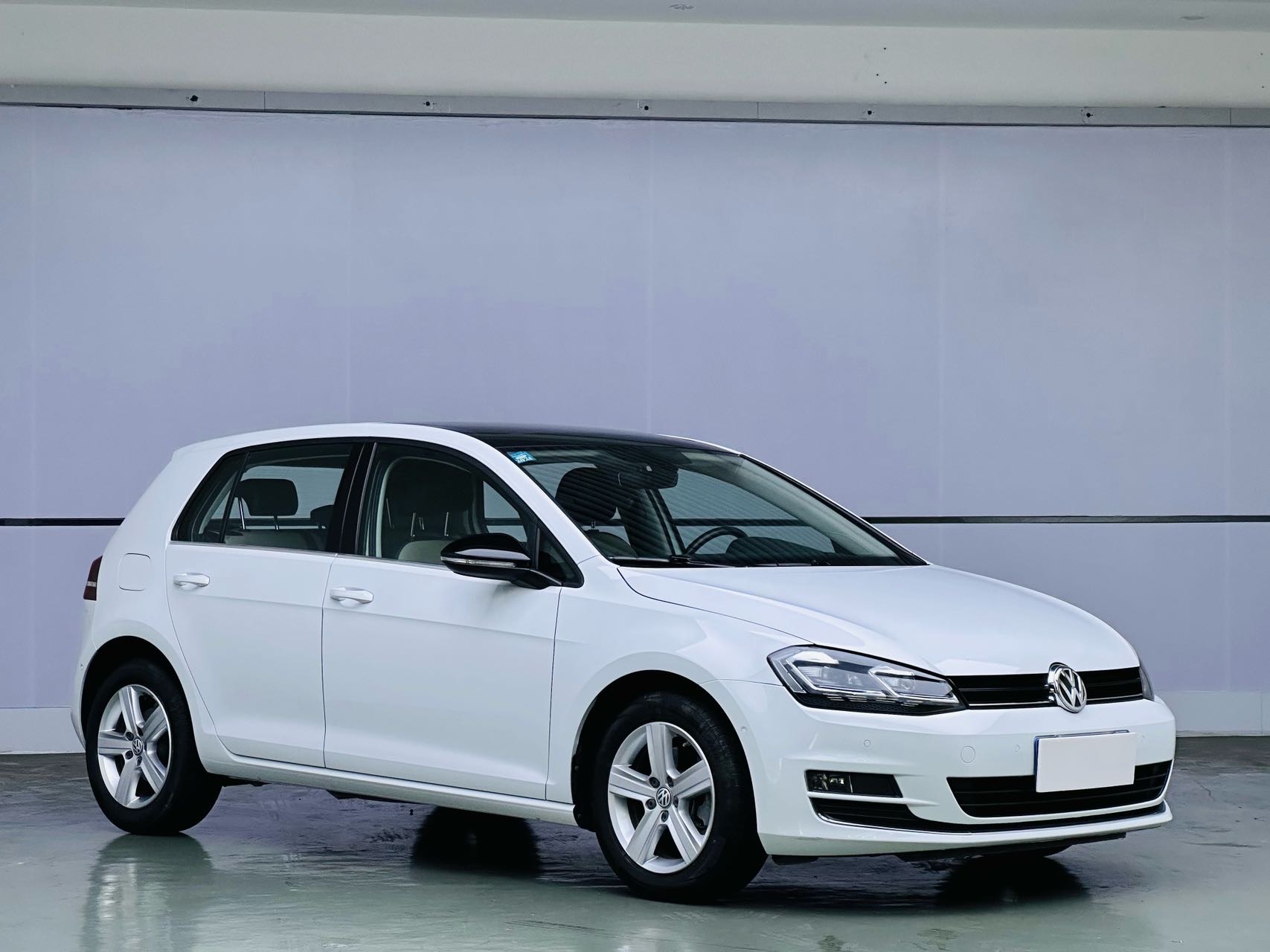 Volkswagen Golf 2017 car image #3
