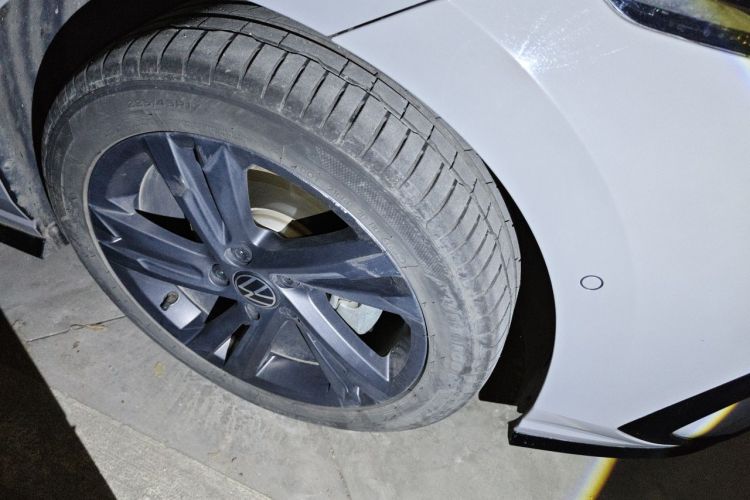 Volkswagen Golf 2022 car image #6
