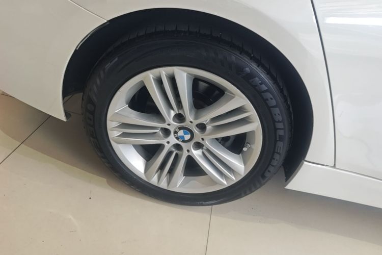 BMW 3 Series 2016 car image #10