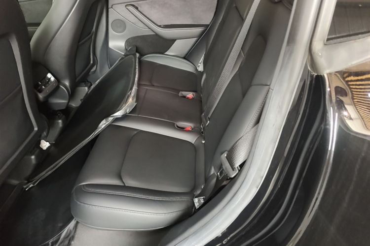 Tesla Model Y 2022 immagine di auto #17
