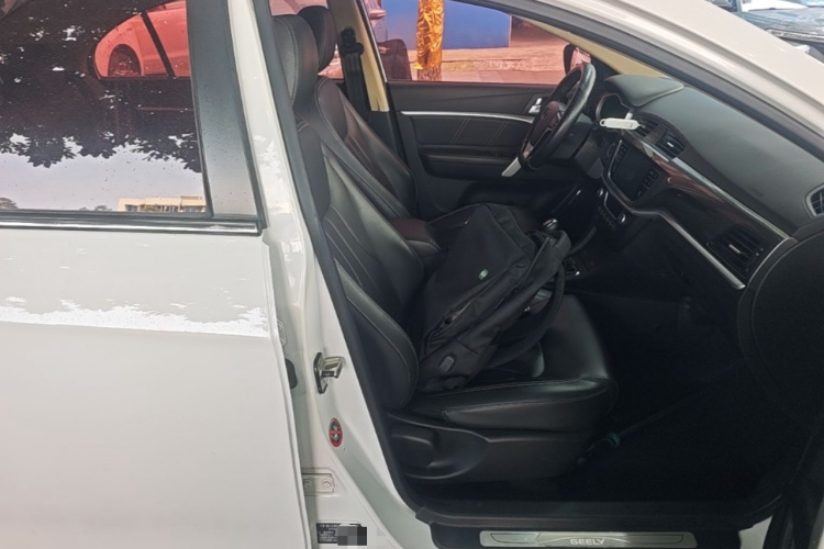GEELY Emgrand 2017 #24 GEELY Emgrand 2017 car image #24